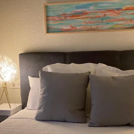 Vut Plaza Del Angel 公寓 *