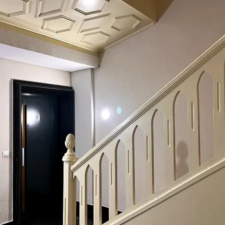 Vut Plaza Del Angel Apartmán *